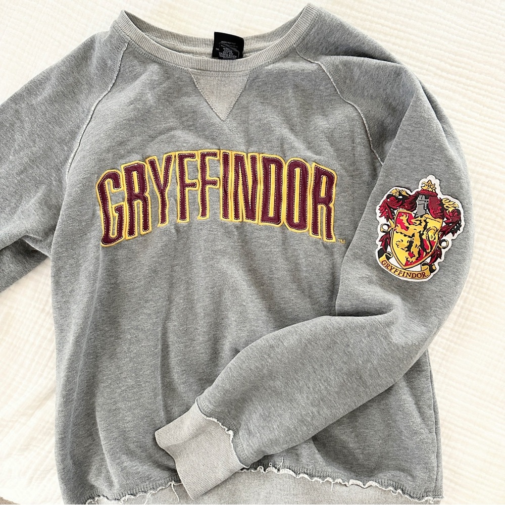 Gray Gryffindor Sweatshirt with Crest